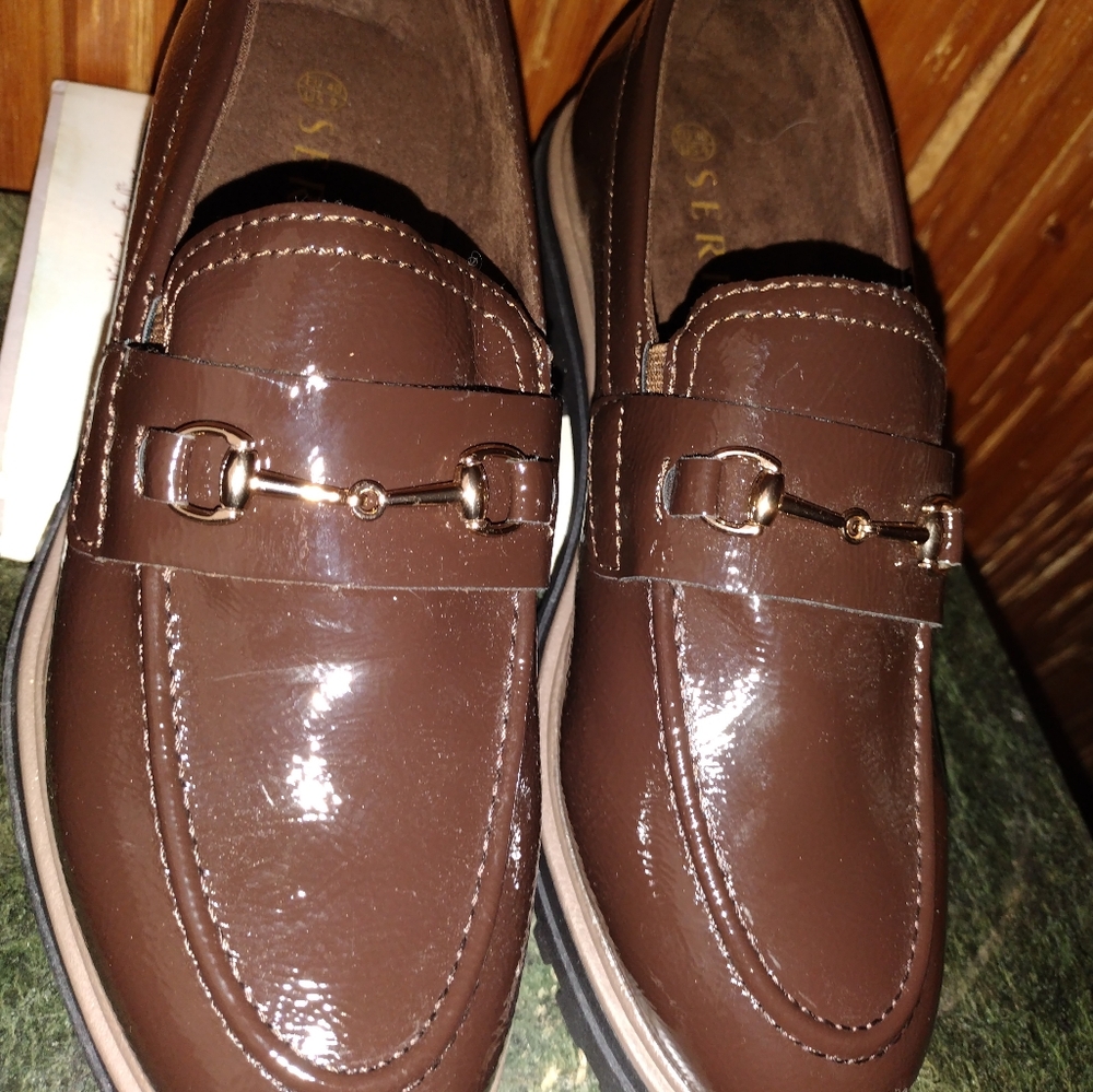 Shoes - Picture 7 of 8